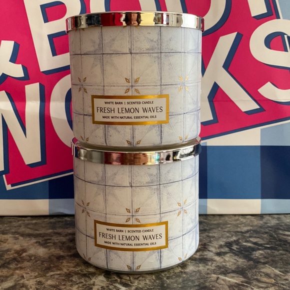Bath & Body Works 3-Wick candles - Picture 2 of 7